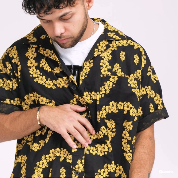 Chinatown Market Other - ☀️ Chinatown Market Smiley Floral Shirt